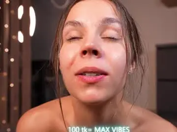 Chaturbate Live Sex Cam of mon1_day