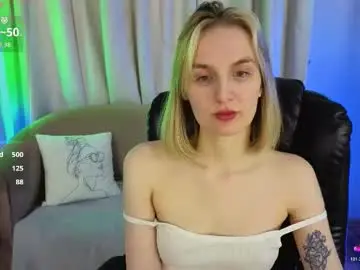 Chaturbate Live Sex Cam of vikky_moon