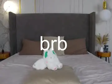 Chaturbate Live Sex Cam of lorapuffs
