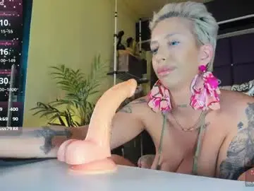 Chaturbate Free Porn Cam of sofiequeen_