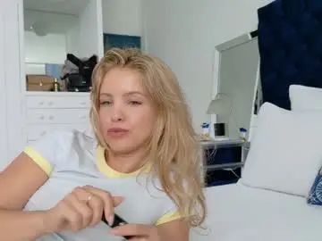 Chaturbate Free Porn Cam of theislandgirl