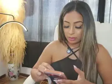 Chaturbate Free Porn Cam of charlottekiss21