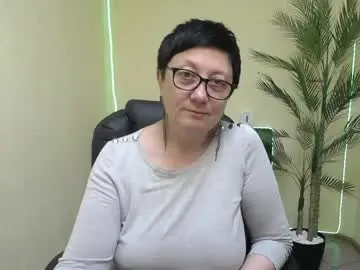 Chaturbate Best live sex cam show of emilyl0vee