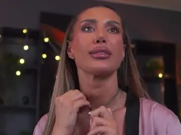 Chaturbate Live Sex of evelyn_evyy