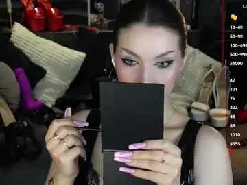 Chaturbate Live Sex Cam of mistress_darsy