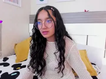 Chaturbate Watch Live Sex Cams of emilyblussh