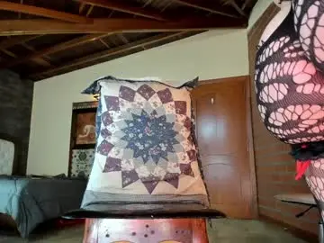 Chaturbate Sex Cam of little_izzi