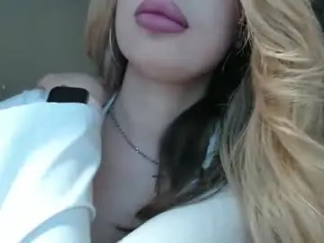 Chaturbate Live Sex Cam of rosaline_ly