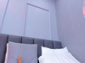 Chaturbate Live Sex Cam of elisa_castrillon