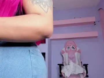 Chaturbate Live Sex Cam of emelymuller