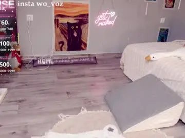 Chaturbate Live Sex of careful_i_bite