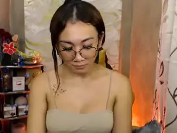 Chaturbate Adult Webcams of pia_worthsback