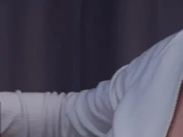 Chaturbate Live Sex Cam of moiregathright