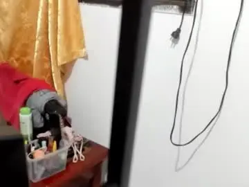 Chaturbate Live Sex Cam of sarahlovexxv