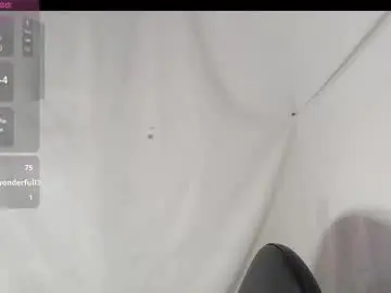 Chaturbate Live Sex Cam of clawdeen_gh