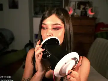 Chaturbate Live Sex Cam of emmachoice