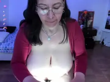 Chaturbate Adult Video Chat of esmeralda_milf1