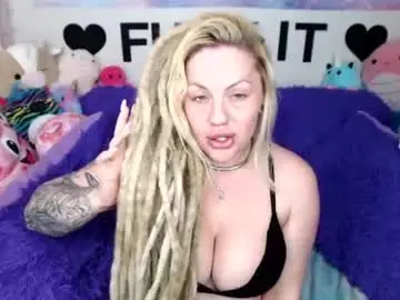 Chaturbate Watch Live Sex Cams of mackenziewolfe