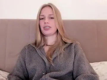 Chaturbate Live Sex Cam of magic_couple13