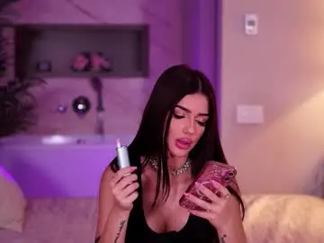 Chaturbate Live Sex Cam of amyra_moon