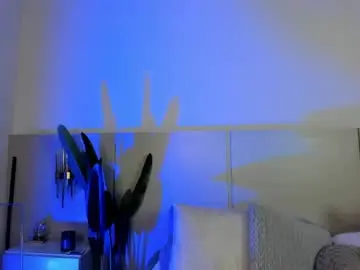Chaturbate Free Live Porn of emilie_martinez