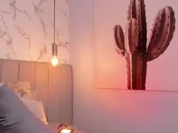 Chaturbate Live Sex Cam of karlla_brown