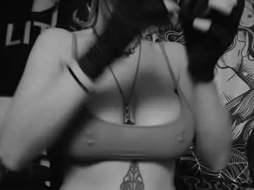 Chaturbate Live Sex Cam of silentmary