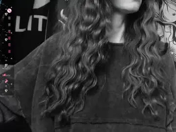 Chaturbate Live Sex Cam of silentmary