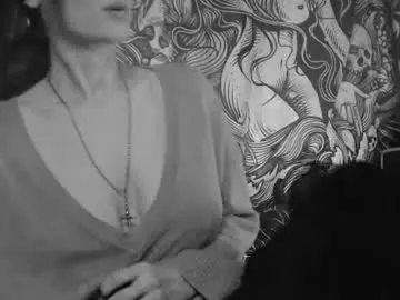 Chaturbate Live Sex Cam of silentmary