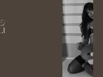 Chaturbate Live Sex Cam of rosiebones