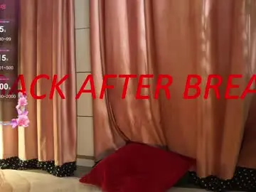 Chaturbate Sex Cam of lili_01