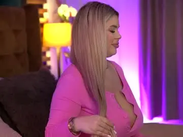 Chaturbate Watch Live Sex Cams of sophieboobsx