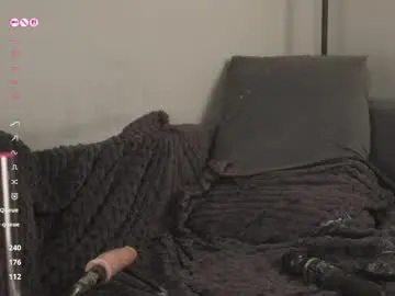 Chaturbate Live Porn of jennyplaudis_