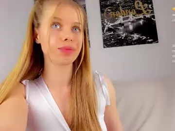 Chaturbate Live Sex Cam of tiny__alice