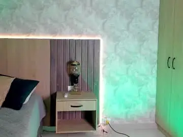 Chaturbate Live Sex Cam of rebeca_cortez1