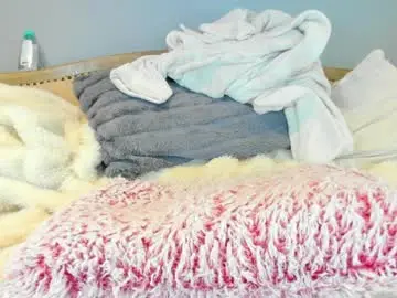 Chaturbate Free Live Porn of eatmygingersnapps