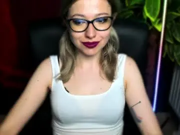 Chaturbate Live Sex Cam of heidi_pleasure
