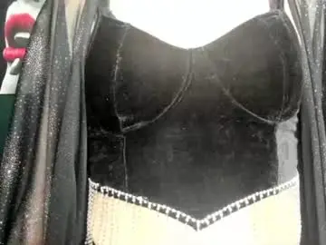 Chaturbate Live Sex Cam of heidi_pleasure