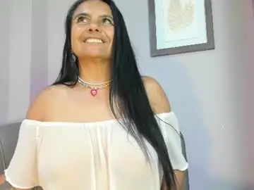 Chaturbate Best live sex cam show of roxanna_moore2