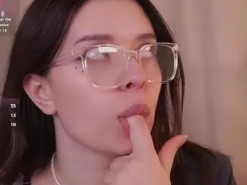 Chaturbate Live Sex Cam of cuddlebyyou