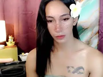 Chaturbate Live Sex Cam of pinay_lucy