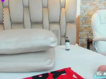 Chaturbate Live Porn of aria_paul
