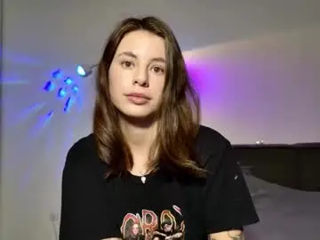 Chaturbate Live Sex Cam of lucyrait