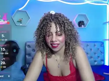Chaturbate Live Sex Cam of thalia_mills19