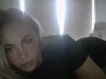 Chaturbate Live Sex Cam of millisa13