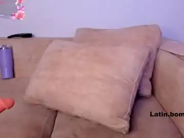 Chaturbate Live Sex Cam of cute_molly18