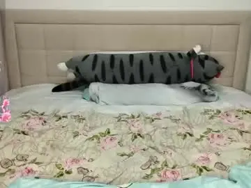 Chaturbate Live Sex Cam of adelinehaefner