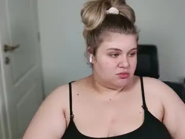 Chaturbate Live Sex Cam of love_wiggy18