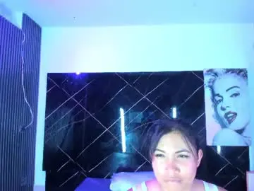 Chaturbate Live Sex Cam of nina_hazee_