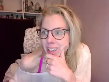 Chaturbate Nude Webcam of holly_bourbon